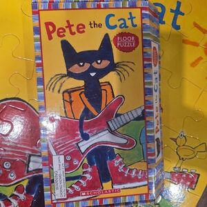 Scholastic Pete the Cat Floor Puzzle - Colorful Design